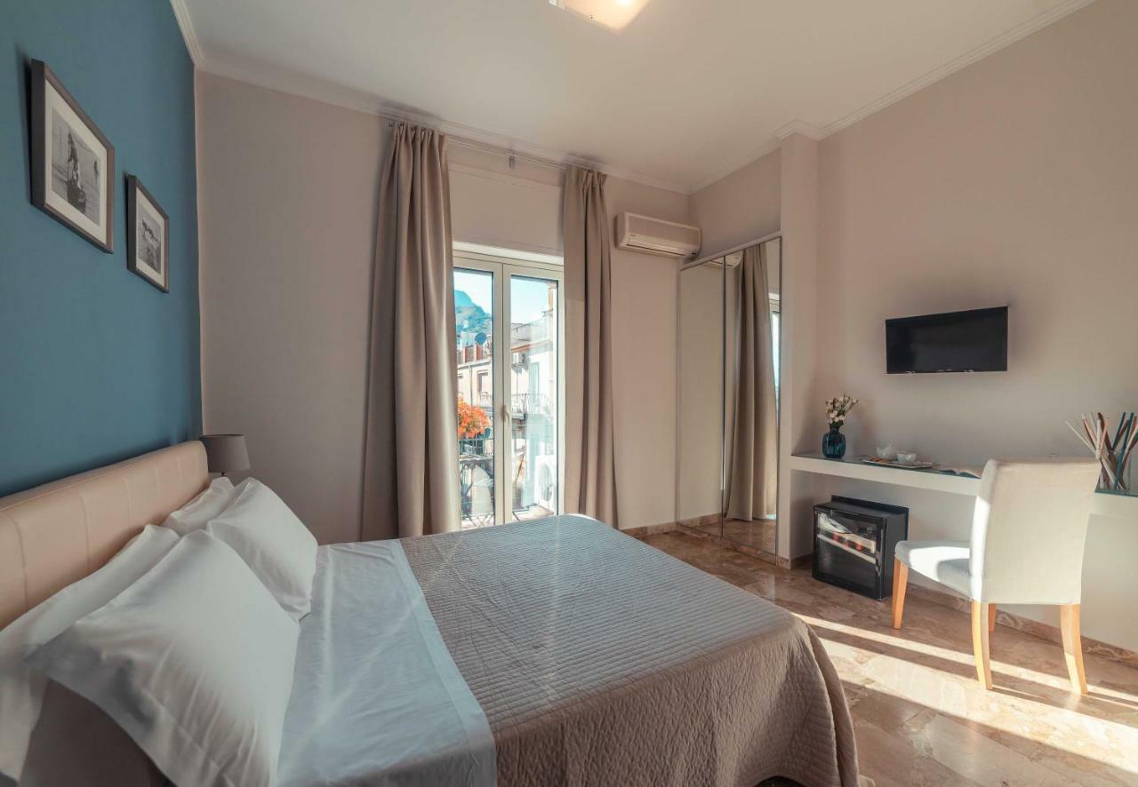 טאורמינה B&B Teatro Greco 39 מראה חיצוני תמונה